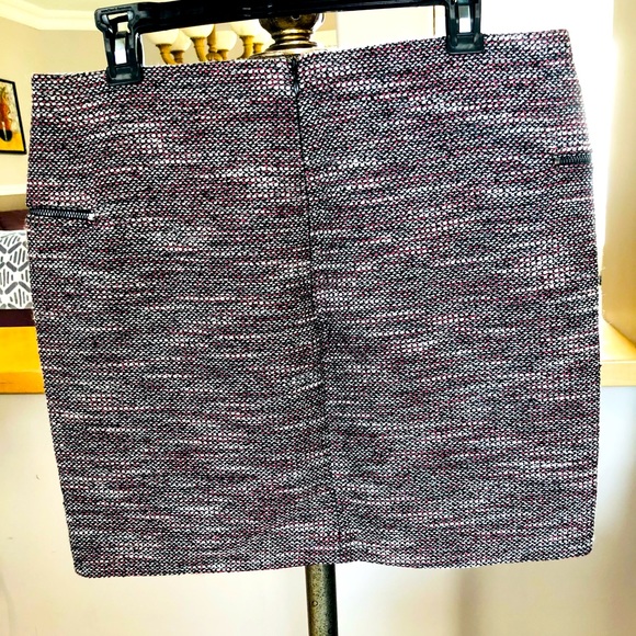 Mexx Classy 17.5” Length Skirt, Size 8, EUC - Picture 2 of 7